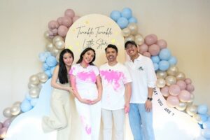 Acha Sinaga Instagram - Core memory added 🥹,
our Third Gender Reveal💕💕💕💕💕
Beautiful decorations by @3wiseparty 
Photo captured by @dennytanos