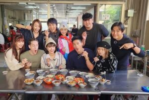 Ada Pan Instagram - 陪大家一起長大的《飢餓遊戲》

我平常很少上綜藝節目，大概一年才去《飢餓遊戲》一次，當作工作中的小放鬆，順便見見老朋友、玩玩遊戲、出出糗😂。

《飢餓遊戲》是一個用心製作的外景遊戲節目，主持人們自然又有活力，競賽過程既要動腦又要拚體力，節奏明快又有趣。製作團隊不斷發想新遊戲，讓每一集內容都充滿驚喜，真正做到了娛樂效果滿分。在這個選擇那麼多的時代，還能一直穩住收視、陪伴觀眾這麼久，真的不簡單！

每次錄影，攝影師和工作人員都全力以赴，就是為了讓大家看到更好的內容，這份努力真的讓人敬佩！好節目能有好收視，完全是實至名歸。

推薦大家，有空的話一定要看看這個好玩又充滿活力的節目，讓它繼續陪我們度過更多歡樂時光！

@hunger.games.ctvshow 
#飢餓遊戲
#潘慧如