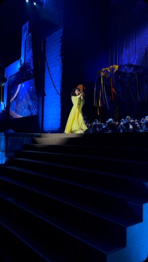 Adassa Instagram - "Ay, oruguitas, no se aguanten más. Hay que crecer". 🎶❤️

Adassa ya subió al escenario de "Canciones de Esperanza" y junto a El Coro del Tabernáculo deslumbró a niños, jóvenes y adultos con " Dos oruguitas".✨❤️

👉¿ Cómo te hizo sentir está bella canción?

#iglesiadejesucristo #sano #sudamerica #TabChoir #CoroDelTabernaculo #Peru #IglesiaSANO #TabChoirPeru #CoroDelTabernaculoPeru