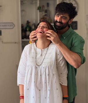 Addite Shirwaikar Malik Instagram - A very special Holi ! Celebrating friends and family with a feeling of gratitude . Some great food (dal makhani by @manindersingh999 @the_nupur . Salad by @nishabedii butter chicken by our very own #jasmine and @sabahalihasan for the sugar free icecream . A perfect intimate holi celebration! ❤️ @anjumsharma @neelinstag got love ❤️