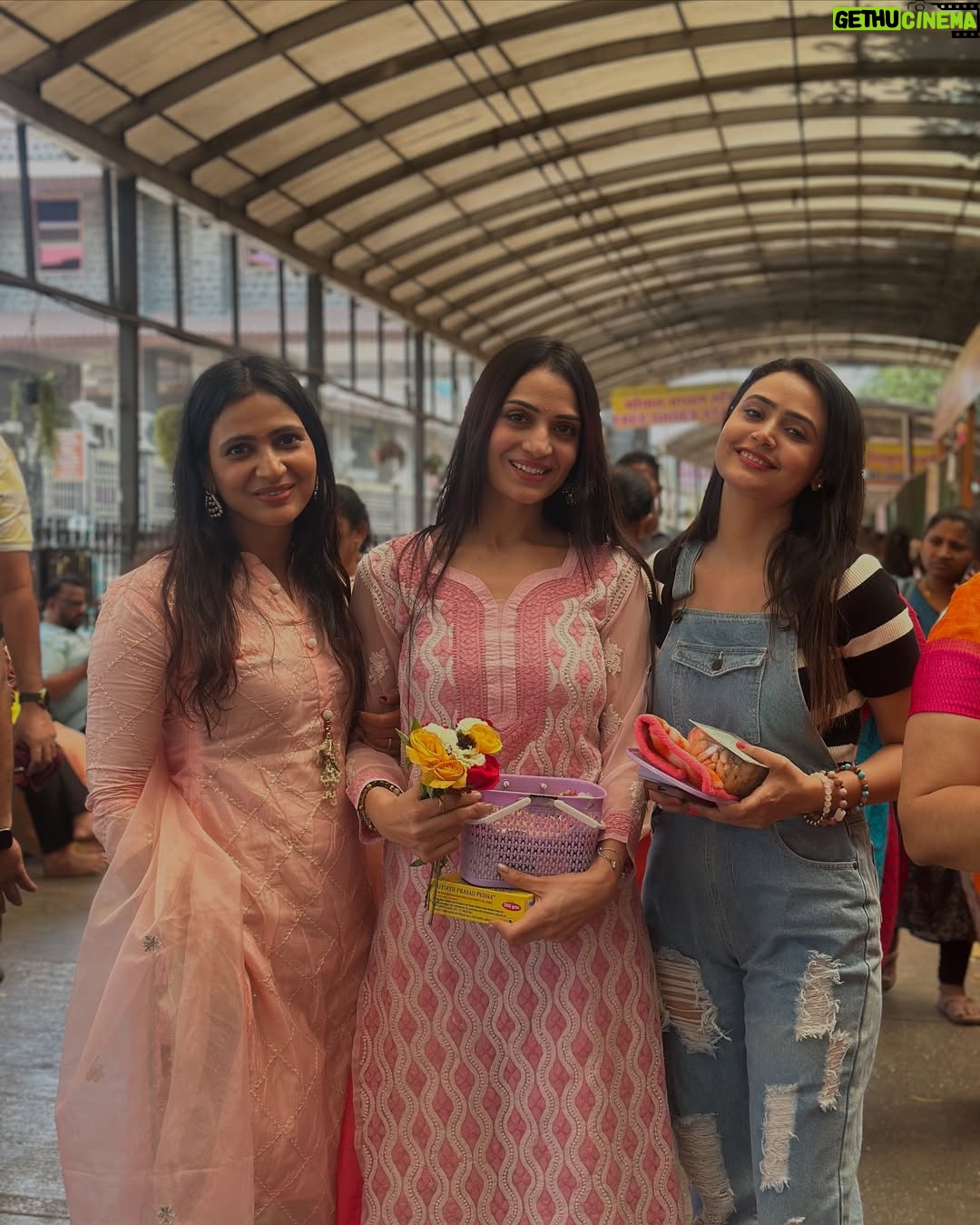 Aditi Rawat - 745 Likes - Finally!! A trip to Shirdi♥️
.
.
#nëwpost #trip #shirdi #aditirawat #withfriends #newpicture #ɪɴsᴛᴀᴘɪᴄ #funday #shirditrip