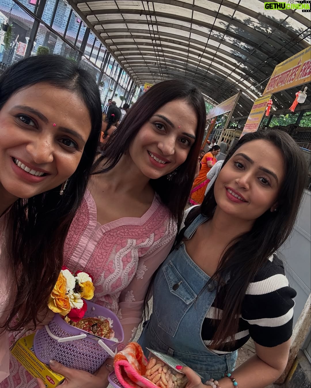 Aditi Rawat - 745 Likes - Finally!! A trip to Shirdi♥️
.
.
#nëwpost #trip #shirdi #aditirawat #withfriends #newpicture #ɪɴsᴛᴀᴘɪᴄ #funday #shirditrip