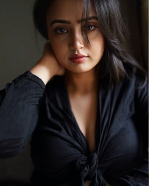Aditi Rawat Instagram - Calmness over chaos.🌹
📸 - @siddharthamportraits 
.
.
.
#ɴᴇᴡᴘᴏsᴛ #picturs #aditirawat #instalooks #lookbook #fashionstyle #photoofthedays #instapicture