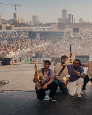 Aditi Saigal Instagram - Lollapalooza yesterday with my band 🌻

@gautam.david @_mr.pluto__ @owl_joel_son @zionmathew @jasonsharat @anaghello @sooryawho 

📷@rithvik.ar ❤