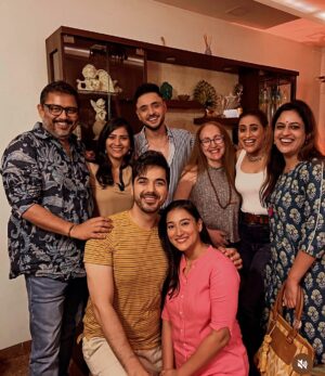 Aditi Sharma Instagram - Catching up with my Katha gang is always so memorable. You guys are so wonderful💐🥳🥳🥳 . looking forward to our next catchup soon again ❤️
@manikkamehrotra  you were really missed sweetie 🤗😘😘
special thanks to @samar_vermani n @ravinapalit 💖 the cake was yum 😻😘
@adnan_a_khan🤗💖 @bidisha_ghosh_sharma 😻@i_am_priyamvada 🤗 @mountainhead1  director saab 🤗🤗🙏 @sheendass (thank God u came back from singapore 🤪)
कल रात बहुत ही मज़ेदार थी😻 🥳
🧿