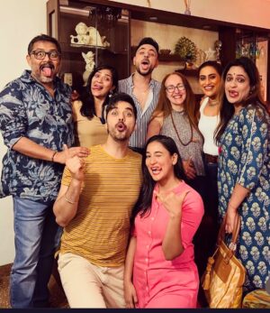 Aditi Sharma Instagram - Catching up with my Katha gang is always so memorable. You guys are so wonderful💐🥳🥳🥳 . looking forward to our next catchup soon again ❤️
@manikkamehrotra  you were really missed sweetie 🤗😘😘
special thanks to @samar_vermani n @ravinapalit 💖 the cake was yum 😻😘
@adnan_a_khan🤗💖 @bidisha_ghosh_sharma 😻@i_am_priyamvada 🤗 @mountainhead1  director saab 🤗🤗🙏 @sheendass (thank God u came back from singapore 🤪)
कल रात बहुत ही मज़ेदार थी😻 🥳
🧿