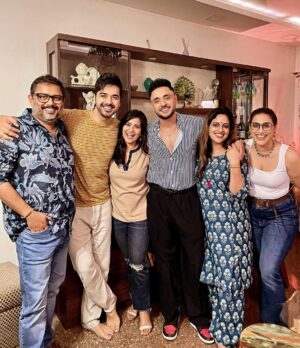 Aditi Sharma Instagram - Catching up with my Katha gang is always so memorable. You guys are so wonderful💐🥳🥳🥳 . looking forward to our next catchup soon again ❤️
@manikkamehrotra  you were really missed sweetie 🤗😘😘
special thanks to @samar_vermani n @ravinapalit 💖 the cake was yum 😻😘
@adnan_a_khan🤗💖 @bidisha_ghosh_sharma 😻@i_am_priyamvada 🤗 @mountainhead1  director saab 🤗🤗🙏 @sheendass (thank God u came back from singapore 🤪)
कल रात बहुत ही मज़ेदार थी😻 🥳
🧿