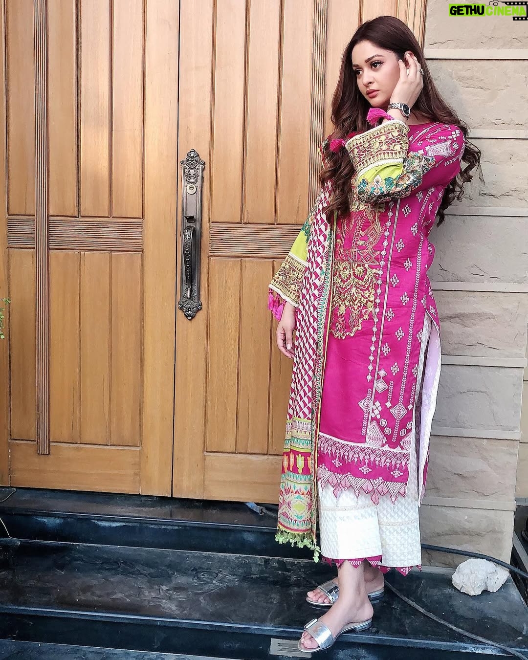 Adla Khan - 1.6K Likes - #inteqam Daily at 7:00 pm @harpalgeotv
👗 @faizafaisalbyittehad @sairarizwan_official thank x @ittehad.official