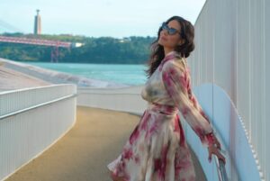 Adriane Garcia Instagram - Bem que ele falou que seria difícil escolher uma☺️ @honorato.nuno  você caprichou! 
Me digam vcs qual delas gostam mais?