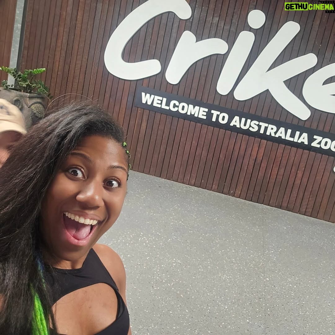 Adrienne Reese - 4.8K Likes - .@australiazoo
It was an absolute pleasure and dream come true to finally be able to visit!!! Thank you from a massive animal lover !!!
#ForeverROHChamp
Athena