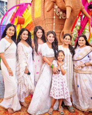 Adrija Addy Roy Instagram - Colors of Joy 🫰
Holi with my Dearest Family ♥️🧿

#Anupama everyday at #10pm only on @starplus 

#Anupamaa #Raahi #AdrijaRoy #GratefulHeart #Starplus #DKP #ThuThuThu .