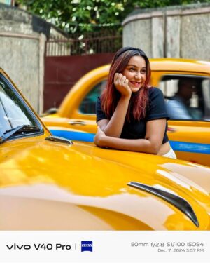 Adrija Ghoshal Instagram - The charm of Yellow Taxi 🚕
Shot using vivo V40 Pro 🌼
@vivo_india 

#vivoV40Series #ZEISSPortraitSoPro #ProTraits #DesignPro