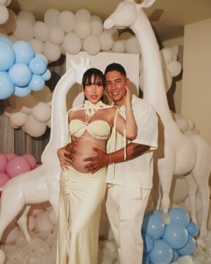 Aida Victoria Merlano Instagram - El primer post de Emi y sus papás 🩵 24/03/2025