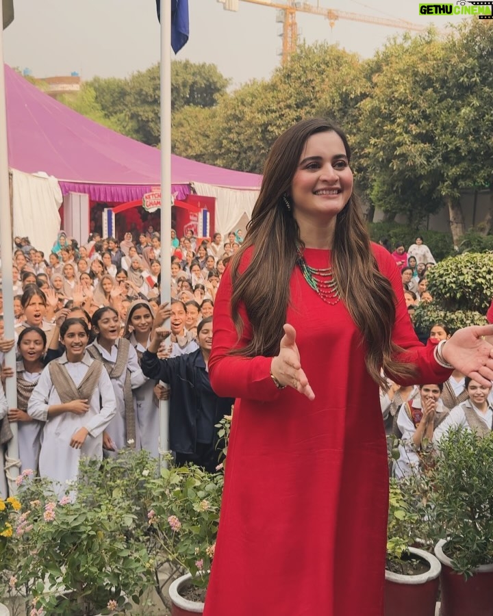 Aiman Khan - 172.6K Likes - Thank you Faisalabad for such a warm welcome and the girls were amazing too thanks for the love !!! ❤️
#chiniotislamiaschool #faisalabad #aimankhan