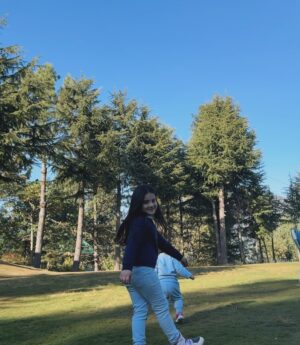 Aiman Khan Instagram - Surrounded by beauty, surrounded by love. Making unforgettable memories with my favourite people in the world ♥️ 

@retreat_house_nathiagali thanks for the perfect vacation spot ♥️
