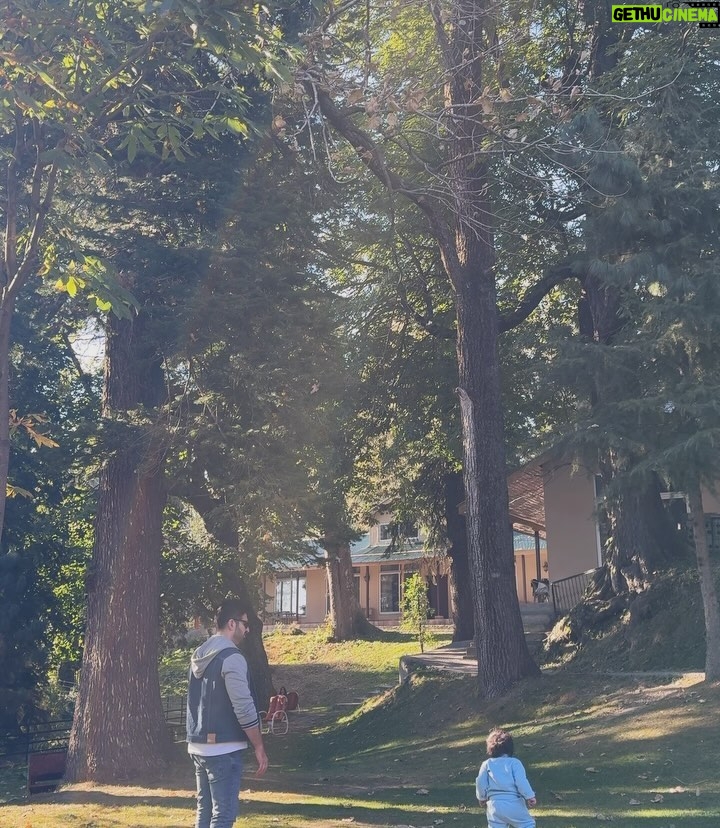 Aiman Khan - 169.2K Likes - Surrounded by beauty, surrounded by love. Making unforgettable memories with my favourite people in the world ♥️
@retreat_house_nathiagali thanks for the perfect vacation spot ♥️