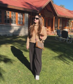 Aiman Khan Instagram - Surrounded by beauty, surrounded by love. Making unforgettable memories with my favourite people in the world ♥️ 

@retreat_house_nathiagali thanks for the perfect vacation spot ♥️