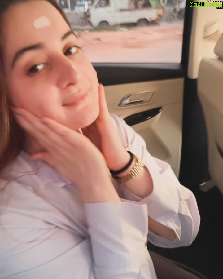 Aiman Khan - 172.6K Likes - Thank you Faisalabad for such a warm welcome and the girls were amazing too thanks for the love !!! ❤️
#chiniotislamiaschool #faisalabad #aimankhan