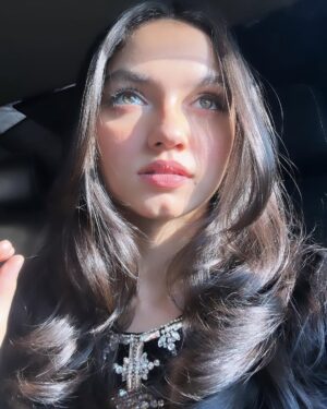 Aina Asif Instagram - car selfies 🔛🔝

#ainaasif #instagood #instagram #explore #explorepage