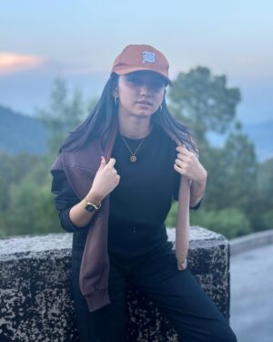 Aina Asif Instagram - A random dump that I was contemplating to post or not 🤗

#ainaasif #instagood #instagram #explorepage #explore