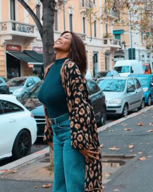 Ainett Stephens Instagram - Tanta Gioia 😍

#ainett#ainettstephens#milano#lunedi#ootd