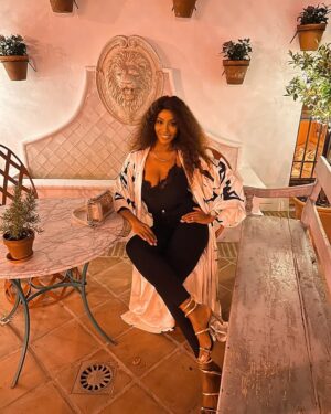 Ainett Stephens Instagram - 🌴 Night Out 😜

#ainett##ainettstephens#love#nightout#lagattanera#ootd