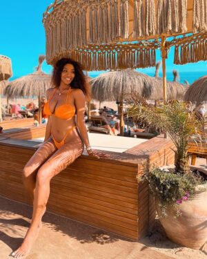 Ainett Stephens Instagram - Happy Summer ☀️ 🏝️ 

#ainett#ainettstephens#summer#estate2024#lagattanera#bglove#bglovebeachwear