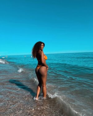 Ainett Stephens Instagram - Happy Summer ☀️ 🏝️ 

#ainett#ainettstephens#summer#estate2024#lagattanera#bglove#bglovebeachwear