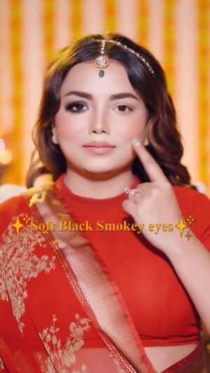 Aisha Mahdi Instagram - 🌟 Let's create this soft black not so scary smoky eyes! 🌟 Whether it's for Karwa Chauth or any festive occasion, this look is perfect to make a statement. 🎇

To begin, start by concealing and setting your eyelids for a flawless base. Then, use a black pencil to line your upper and waterline, creating a defined look. Next, apply a beautiful brown shade to your lids, blending it out for a soft, smoky effect. Don't forget to add a touch of the same brown shade under your eyes, and a bit of black in the outer corner to enhance the depth.

Now, let's bring some light to the eyes! Highlight your inner corner and brow bone to make your eyes pop. This will give you that extra glamorous touch. Finally, finish off the look with your favorite mascaras to add volume and length to your lashes. If you really want to turn up the drama, you can also add some false lashes for that stunning final touch!

💫 Get ready to dazzle with this captivating smoky eye look!

Enjoy experimenting and have fun with this gorgeous look! I can't wait to see your stunning transformations. 😊💖

#softsmokyeyes #festivebeauty #karwachauthglam #glamorousmakeup