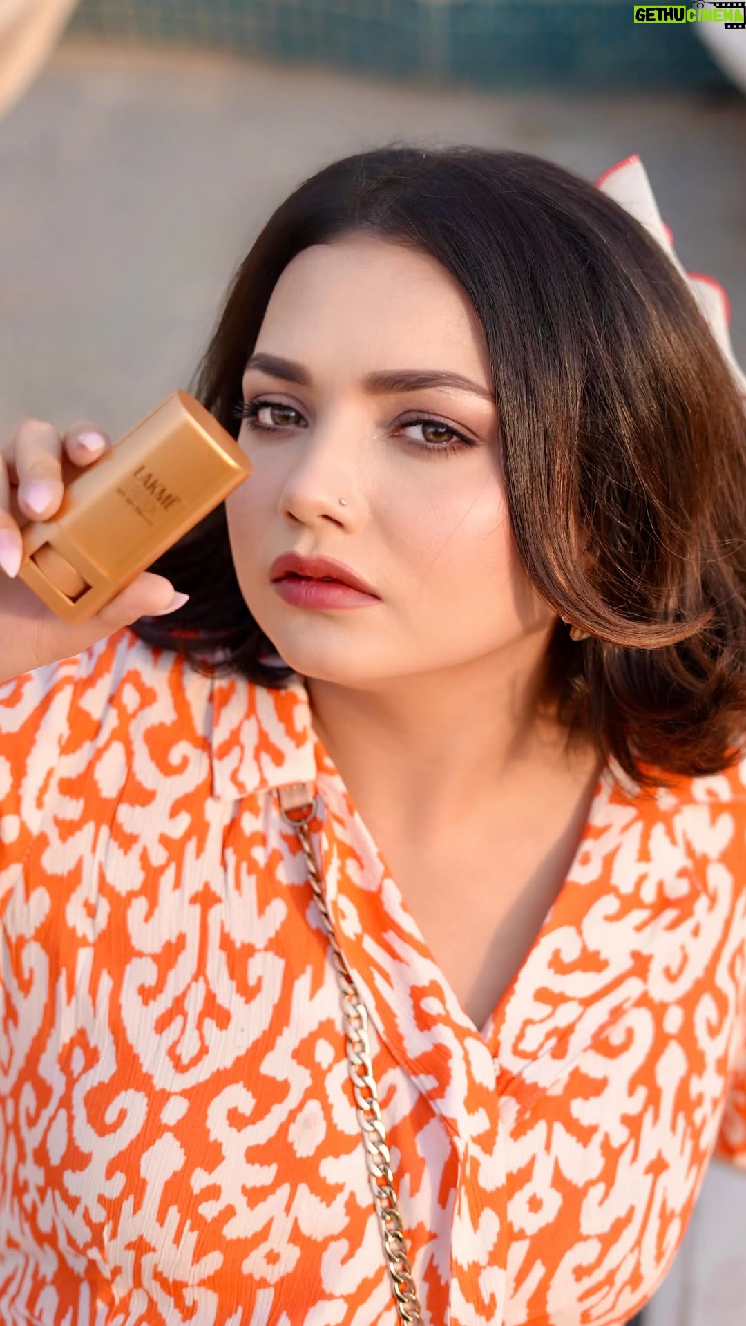 Aisha Mahdi - 54.7K Likes - ✨// #AD | Confidence comes with protection!
And Lakmē Sun Expert Sunstick has got your back with SPF 50 PA . It is 100% invisible and doesn’t disrupt your makeup!
Check out the complete Lakmē Sun Expert range now, because you deserve nothing but the best!
@lakmeindia
#Lakmē #LakmēSunExpert #Sunsational #LakmēSkincare #SummerMustHaves #sunscreen #SunSafeSkin #RadiateConfidence