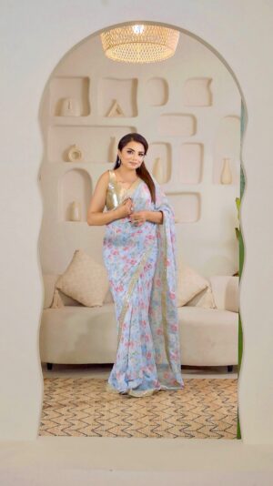 Aisha Mahdi Instagram - ⚡️// Just when we thought we couldn't get enough of Kareena Kapoor's impeccable style, she stuns us yet again in a breathtaking Sabyasaachi saree! 😍✨ 

But what if we told you that you can recreate her stunning look for just ₹1,165/-? Yes, you heard it right! 😱💃

Here at @styleetvogue, we believe that fashion should be accessible to everyone, regardless of the budget. That's why we've created an affordable version of Kareena's fabulous saree ensemble, and trust us, you won't be able to tell the difference! 😏🔥

So, dear Kareena Kapoor, we couldn't resist sharing this post with you! 🌟 We admire your style and would love to hear your thoughts on our budget-friendly version of your iconic look. Don't forget to tag @kareenakapoorkhan below and let us know what you think! 💖✨

Make sure to follow our page @styleetvogue for regular updates on celebrities' fashion styles made affordable. Remember, fabulous fashion doesn't have to break the bank! 💃

#AffordableFashion #BudgetFriendlyStyle #SabyasaachiInspired #FashionForAll #RecreateTheLook #StyleWithoutSplurging #CelebStyleMadeAffordable #RockTheSareeLook #FashionOnABudget #RecreatingTheMagic #StunningYetAffordable #AffordableGlamour #FashionForEveryone #SlayInStyle