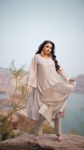 Actress Aisha Mahdi HD Photos and Wallpapers March 2025