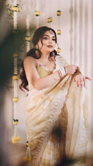Aisha Mahdi Instagram - ✨// #TyoharkiTayariAishaKeSang

এটি পুজোর জন্য আনুষ্ঠানিকভাবে সময়, এবং আমি আরও উত্তেজিত হতে পারি না! 🎉 পুজো সবসময় অগণিত আবেগে ভরা একটি চমৎকার উদযাপন হয়েছে। প্রাণবন্ত সজ্জা থেকে শুরু করে প্রাণবন্ত সাংস্কৃতিক পরিবেশনা, এই পাঁচটি বিশেষ দিন আমাদের সকলকে আরও কাছাকাছি নিয়ে আসে। এটা কি আশ্চর্যজনক নয় যে আমরা বাঙালিরা এই উৎসবের মরসুমকে কীভাবে লালন করি?

পুজোর সময়, এটি সবই স্বাধীনতা এবং আনন্দকে আলিঙ্গন করার বিষয়ে, কিন্তু একটি ঐতিহ্য আছে যা আমরা কখনই এড়িয়ে যাই না - অত্যাশ্চর্য শাড়ি পরা!

This year, I’ve chosen a beautiful yellow printed satin saree with exquisite embroidered details, paired with some gorgeous polki earrings to elevate the look. 💛 

What do you think? I can’t wait to add the final touch by fixing my hair and stepping out to soak in the festive vibes! 🎊

Wishing everyone a joyful and blessed Pujo! Let’s celebrate our traditions with love and laughter! 💃

Don't forget to share your Pujo looks too! 

#DurgaPujo #BengaliTradition #SareeLove #FestiveFashion #CulturalHeritage #PujoVibes #CelebrationTime #JoyousMoments #EmbraceTradition