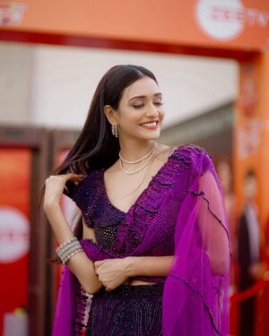Aishwarya Khare Instagram - 💌✨
.
 Outfit- @ankurjofficial 
@thewisedesign 

Styled by - @pranavi_chandna ❤️😘

MUA - @makeupbyfarhan

Photographer- @shadank_photography