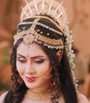 Aishwarya Raj Bhakuni Instagram - Who remember this? Comment the character I played here ✨
.

#DivineGrace #EtherealBeauty #MythologicalElegance #RoyalCharm #Graceful #TimelessBeauty #GoldenAura #Mythology #CulturalHeritage #RegalLook #IndianTradition #RadiantSmile #MythologicalQueen #CelestialCharm #MajesticVibes #mohini #shrilalitatripurasundari #vishnu #apsara #indiantvactress #actress #dancer #performer #tollywood #godess #bollywood