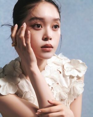 Akari Takaishi Instagram - 「25ans」

Movieも素敵なので是非見てください😊
https://www.25ans.jp/fashion/trends/a63684004/the-icons-akaritakaishi-250303/
(ストーリー貼ります)

#25ans #ヴァンサンカン #THEICONS 
Photo: @michiyoyanagihara