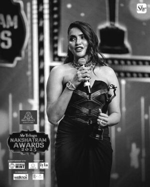 Akshara Gowda Instagram - Uff.. This is my First Award. This past year has been truly special for me, both personally and professionally. I had a baby, and I won an Award. They say behind every successful woman is a great man, and in my case, that’s my husband Aakash Bikki @fatheroffloki  who knows when to step up, step back, and always step in with coffee. ❤️

And also I would like to thank my Director @anishyohankuruvilla , and my DOP @theblackboxcolour for making me look stunning and the entire @jiohotstartelugu team ❤️ for giving me #mysteryofmokshaisland 
If i had to give a piece of advice, it would be to choose wisely, both in life and in work. The right people and the right decisions bring peace, and honestly, peace is the real prize. So here’s to strong women, wise choices, and lots of beauty sleep 💃💃💃

Special mention to @suneal.patel.neelawar  who helped me by putting words to my thought and I totally fumbled 😂😂😂 n dint make him proud 🥹 ( speech alert ) 

N my team which put this look together 
Styling - @styledbyanitapriya
Makeup hair and nails - @borabaythesalon 
  @_.priya.8195._ 
Wearing - @shantanunikhil
Jewellers- @aabharanamjewellers
Location- @novotelhyd 

Photography: @balakumaran.19
Curated by: @deekshitanikkam
Production: @bxd_productions

N forever grateful for @she_awards 
@businessmint  for giving my first award 🧿 always recognising great and hardworking women ❤️