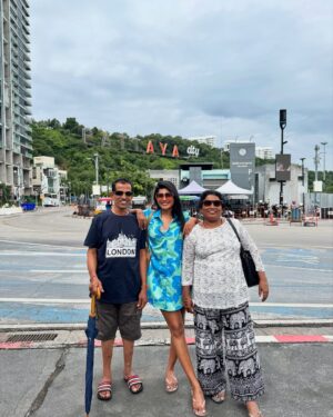 Akshaya Shetty Instagram - Doing touristy things with my goofy but cute folks 
Last few slides are my fav 🧿❤️