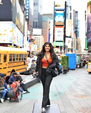 Akshaya Shetty Instagram - $10 pictures are worth it @timessquarenyc ❤️
.
.
.
#nyc #timesquare #timessquarenyc #akshaya #akshayashetty #solotraveler