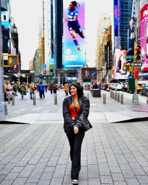 Akshaya Shetty Instagram - $10 pictures are worth it @timessquarenyc ❤️
.
.
.
#nyc #timesquare #timessquarenyc #akshaya #akshayashetty #solotraveler