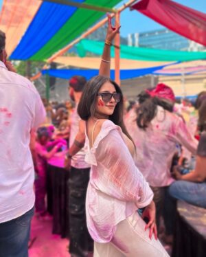 Akshita Mudgal Instagram - Holi 2025♥️🌈

Ps- This holi, my nephew was the first one to put color on me.🧿🫶