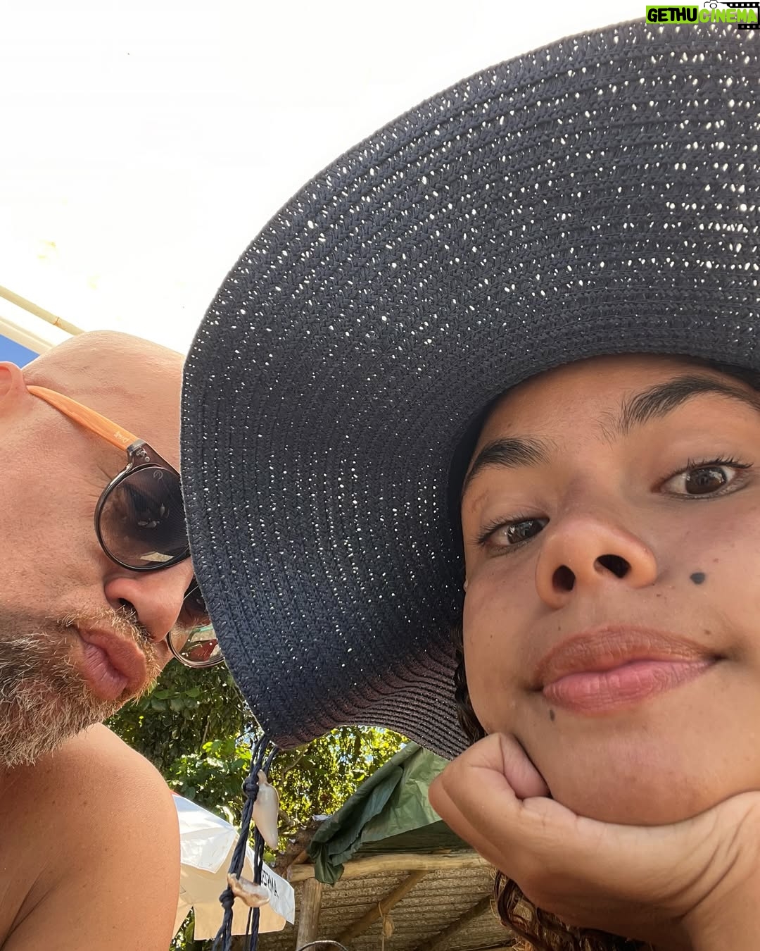 Alana Cabral - 2.5K Likes - dias muito mais que especiais!
eu >>amo<< viajar com a minha família❤️