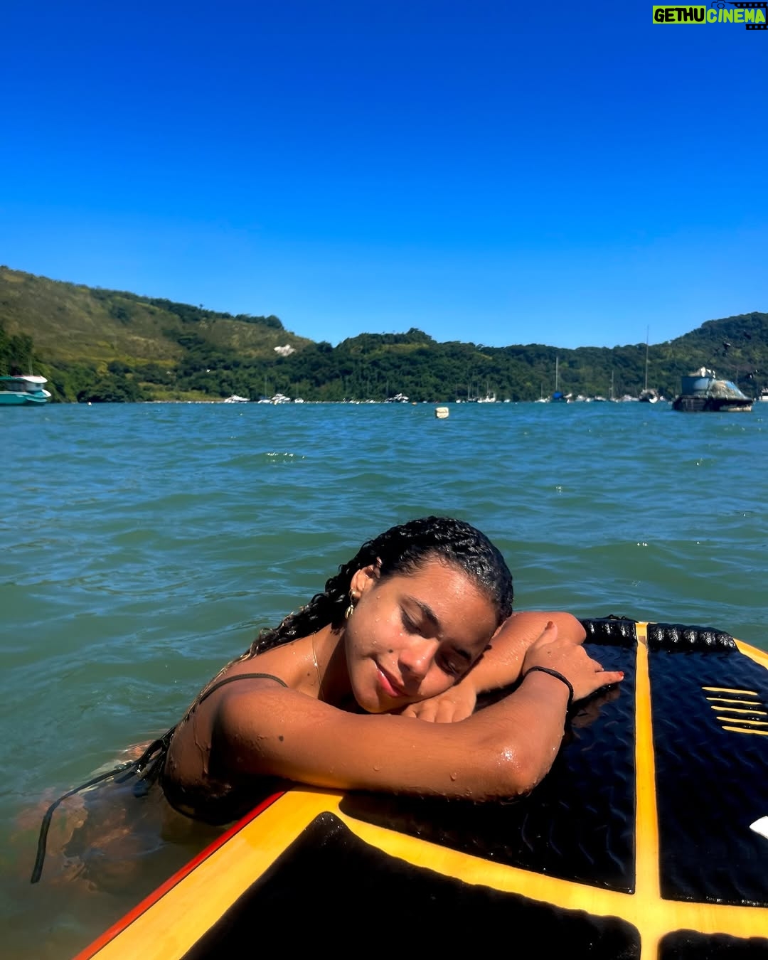 Alana Cabral - 2.5K Likes - dias muito mais que especiais!
eu >>amo<< viajar com a minha família❤️