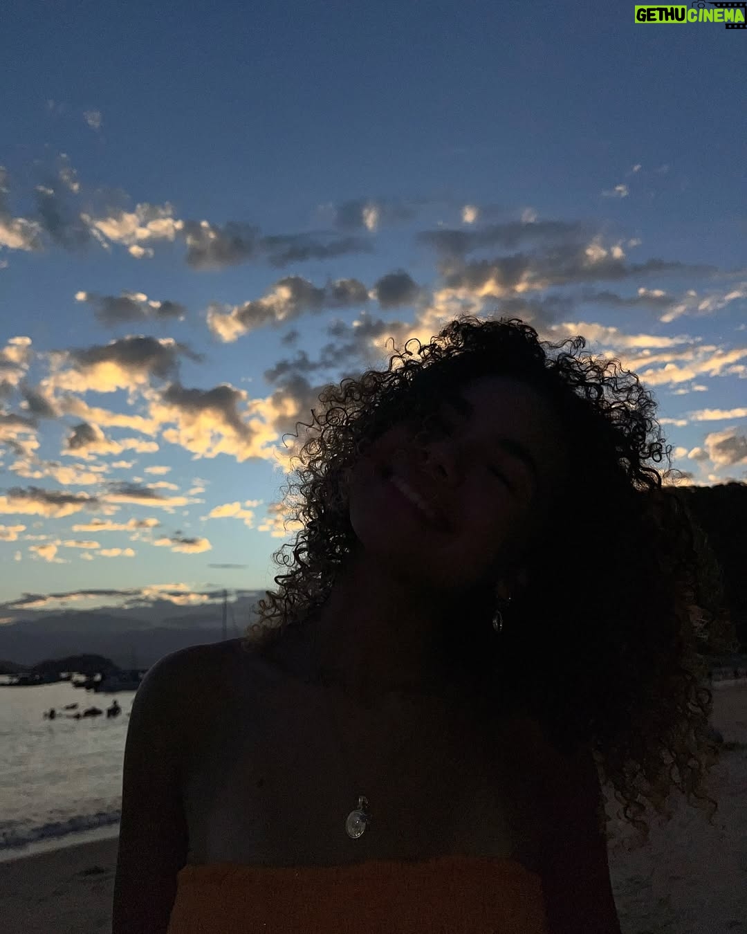 Alana Cabral - 2.5K Likes - dias muito mais que especiais!
eu >>amo<< viajar com a minha família❤️