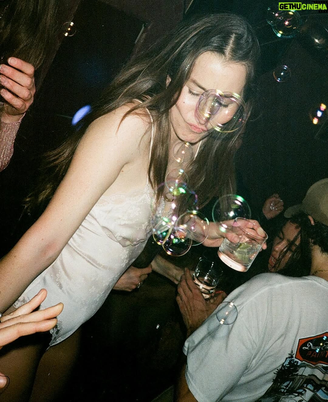 Alana Haim - 45.9K Likes - (ha)im your valentine?