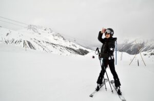 Alessia Tresoldi Instagram - Cold outside, style inside ❄️🔥 St. Moritz in total look @highsocietysportsofficial Ready to shine on the slopes! 

Disclaimer: Shooting 📸
📸and ⛷️ 

#highsocietysportsofficial #WinterStyle #PremiumSkiWear
#tresoldi #ski #skisuit #stmoriz #mountain #snow 
www.highsocietyfashion.de