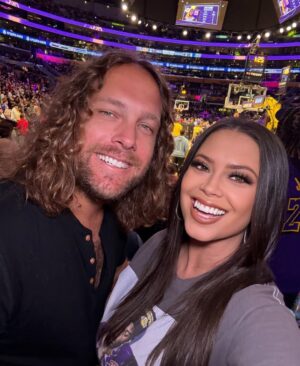 Alex Curry Instagram - #LAKESHOW family night 💜💛