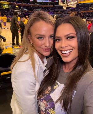 Alex Curry Instagram - #LAKESHOW family night 💜💛