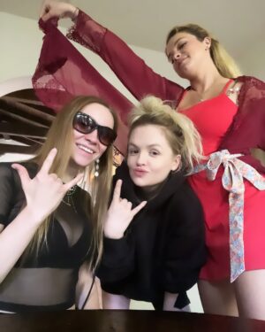 Alexis Knapp Instagram - Sign of life! 24 hrs in the red onesie. Lul.🌹♥️🌹
Been on an IG hiatus & considering making profile PUBLICCC when I return next week. But I’m scurred 🥰  is it time? 🤔 gotta get this meta world moving again on my end, incoming summer dumps, film news y muchas mas:) 
Sending loves !!! 
(Knapp’s producing hat’s been on today. 🧙🎬Excited to bring so much to the world….one day I’m gonna be an olllld lady & will still be doing this, without the pressure of being attractive on camera 😂 what a liberation hahah looking forward to all stages of life Lfglfglfg🪽)