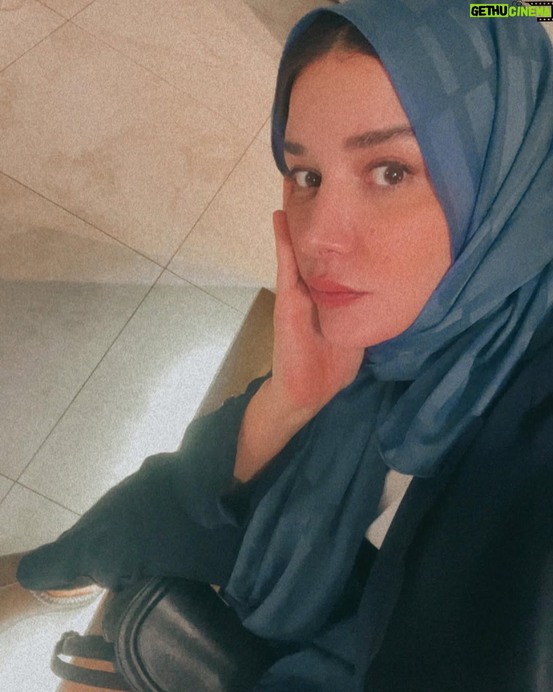 Algı Eke - 13.1K Likes - Böyle geçti….🌻 #january #yellowlab